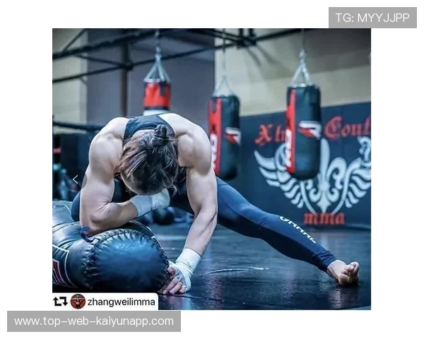 UFC踢技组合爆发训练：打造极致战斗力的终极秘籍